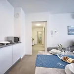Nena - Spacious With Balcony And Free Parking Lägenhet Pula